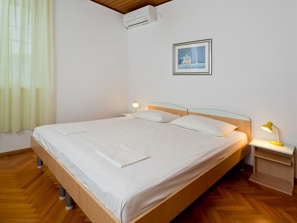 Apartments Dr. Vlasic ポドストラナ エクステリア 写真
